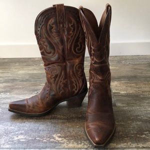 ariat pointed toe boot